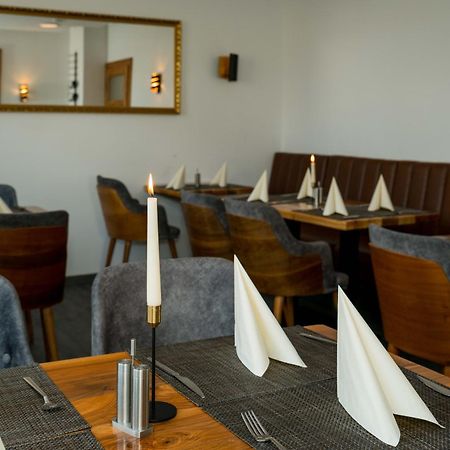 Roca Restaurant Und Hotel Bommersheim Екстер'єр фото