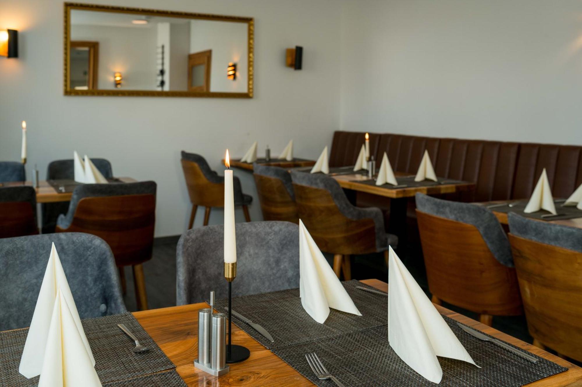Roca Restaurant Und Hotel Bommersheim Екстер'єр фото