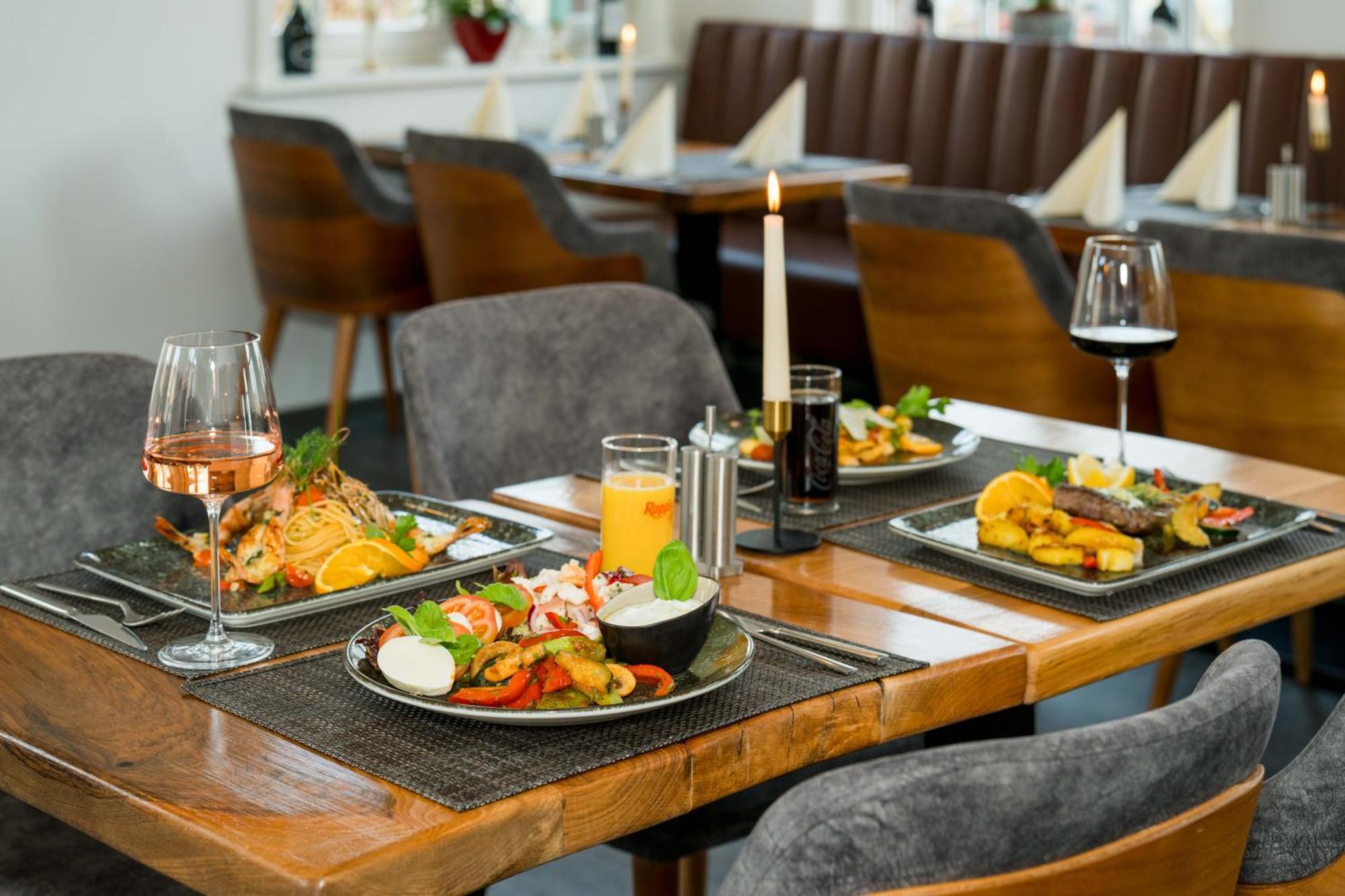 Roca Restaurant Und Hotel Bommersheim Екстер'єр фото
