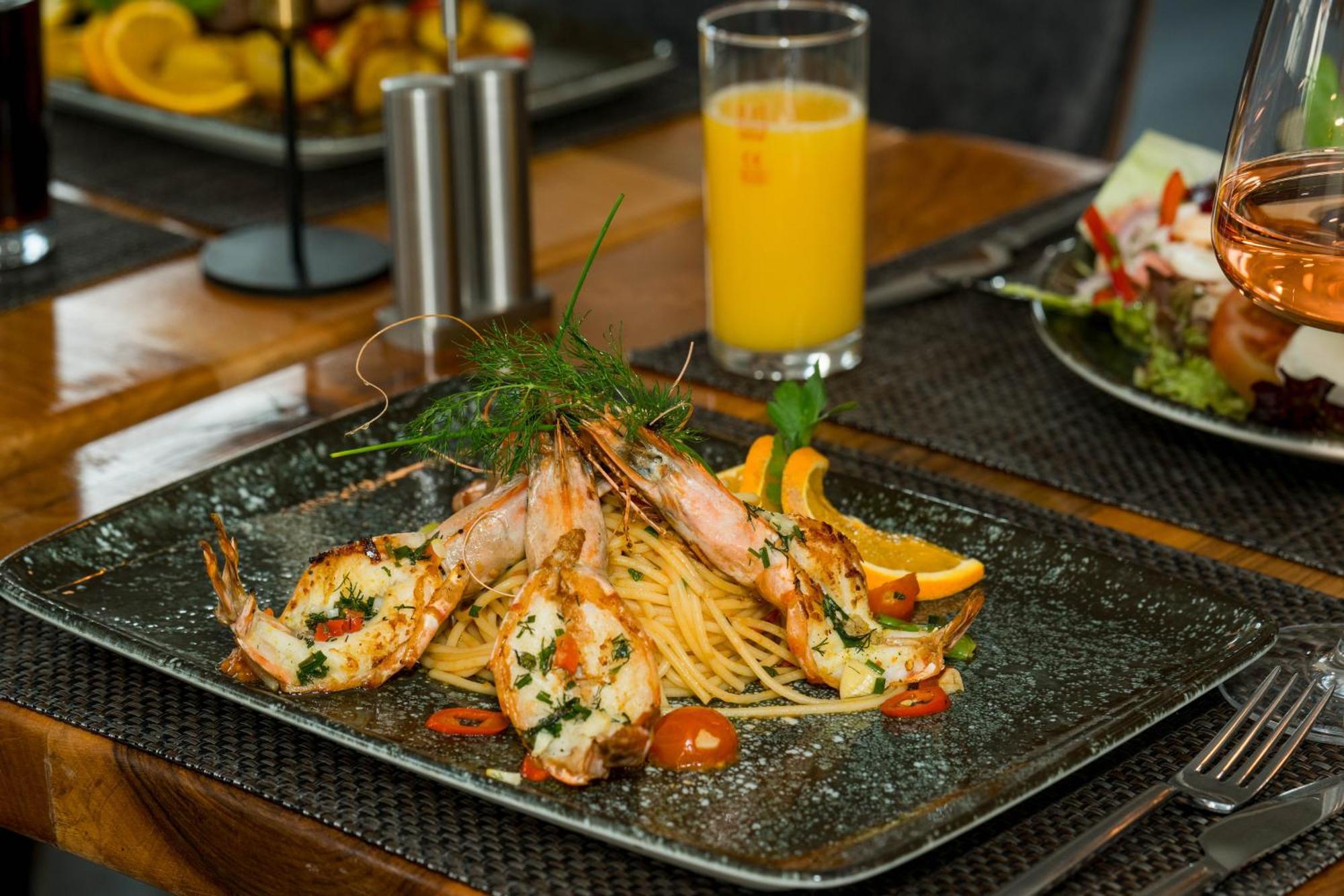 Roca Restaurant Und Hotel Bommersheim Екстер'єр фото