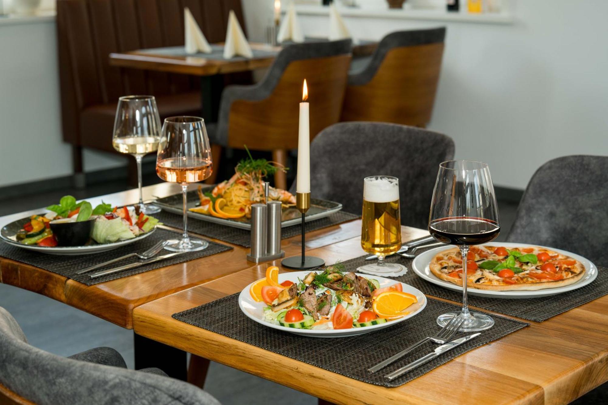 Roca Restaurant Und Hotel Bommersheim Екстер'єр фото