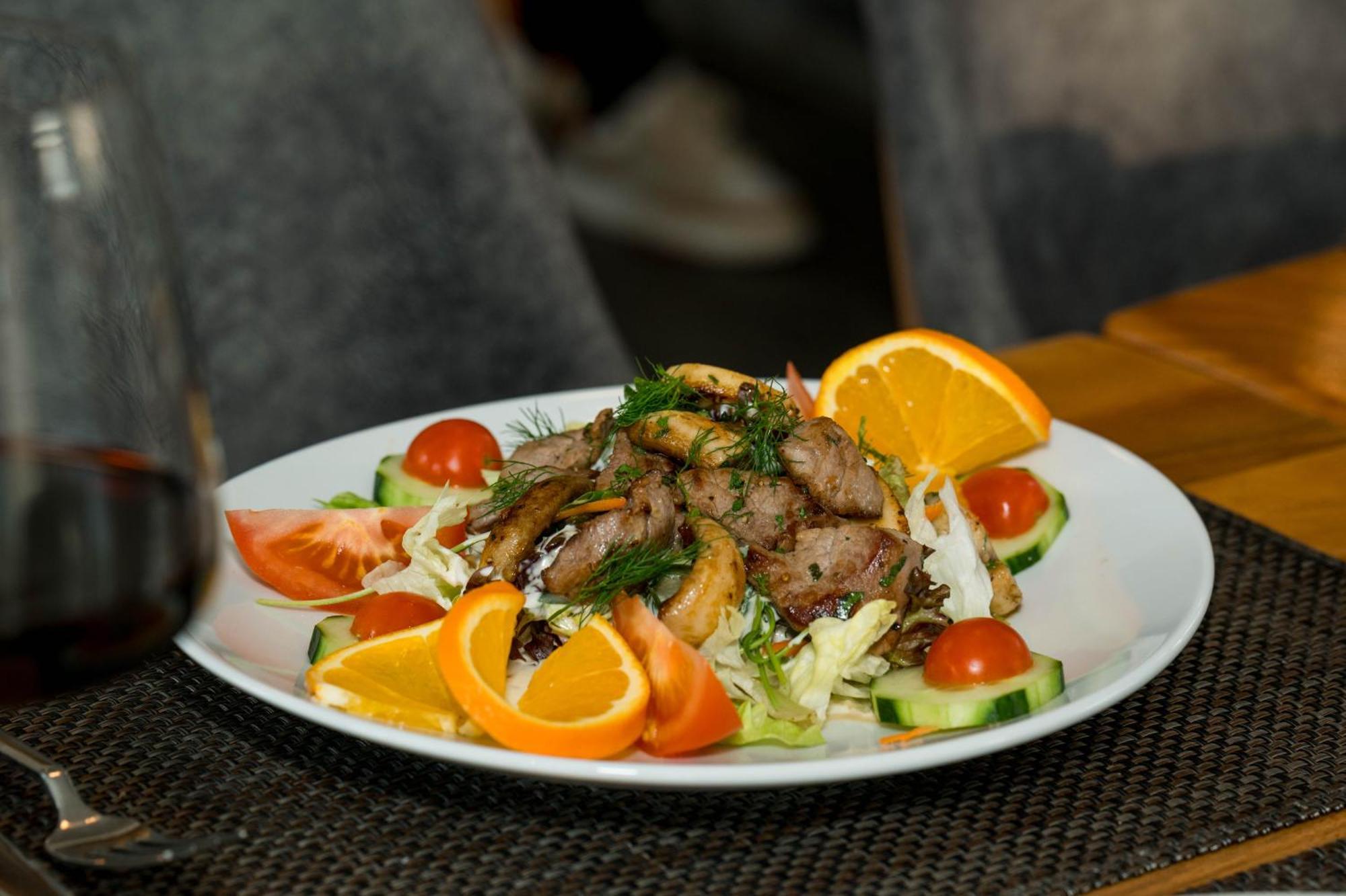 Roca Restaurant Und Hotel Bommersheim Екстер'єр фото