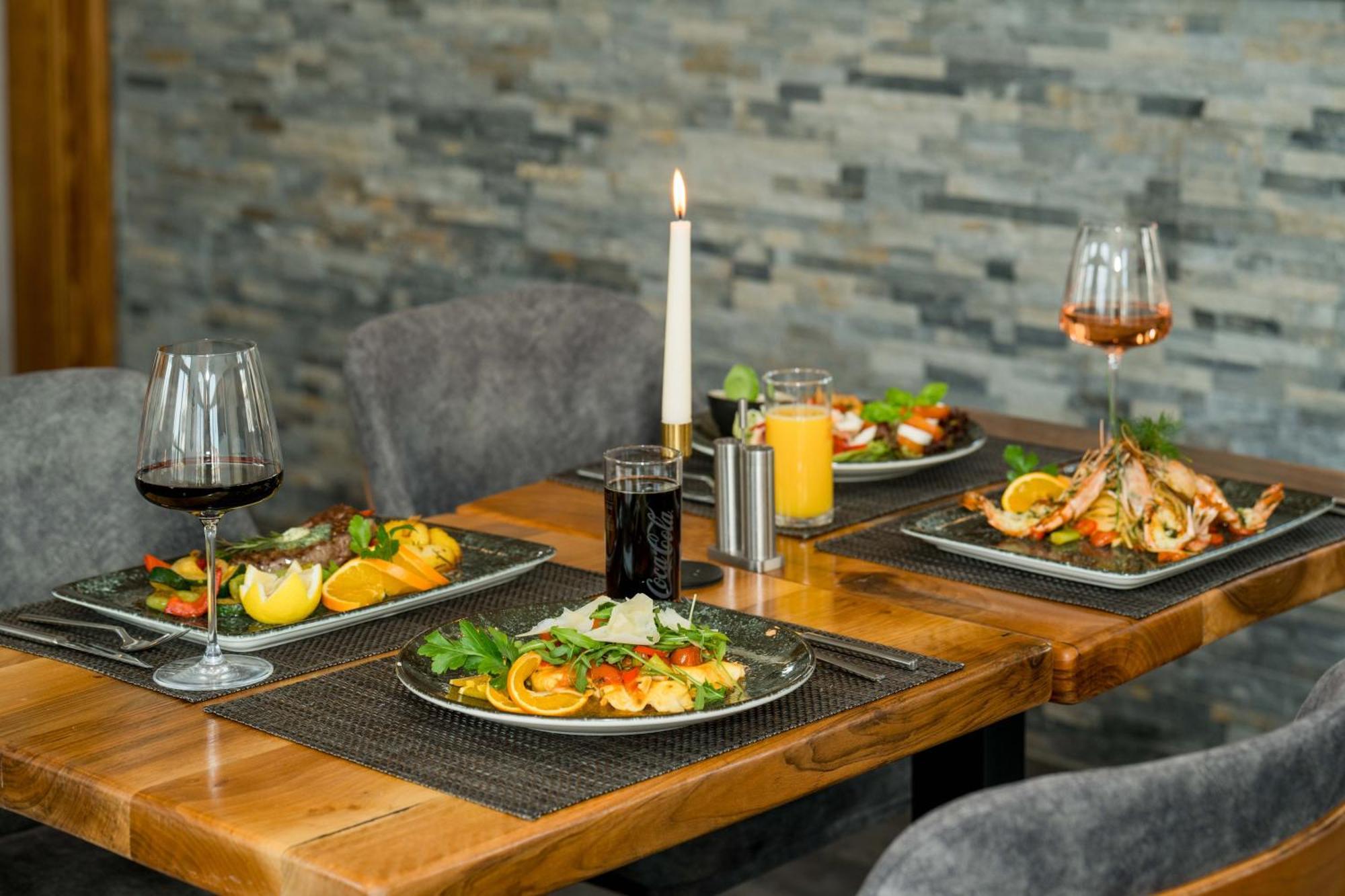 Roca Restaurant Und Hotel Bommersheim Екстер'єр фото