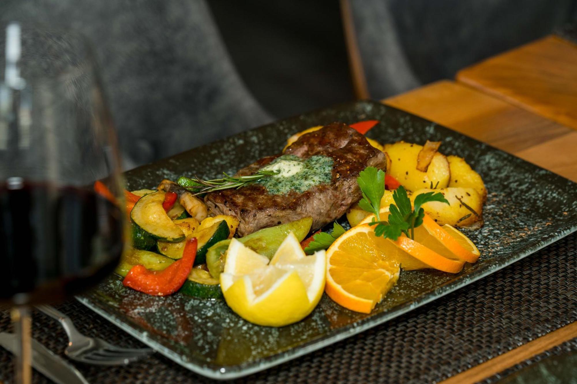 Roca Restaurant Und Hotel Bommersheim Екстер'єр фото