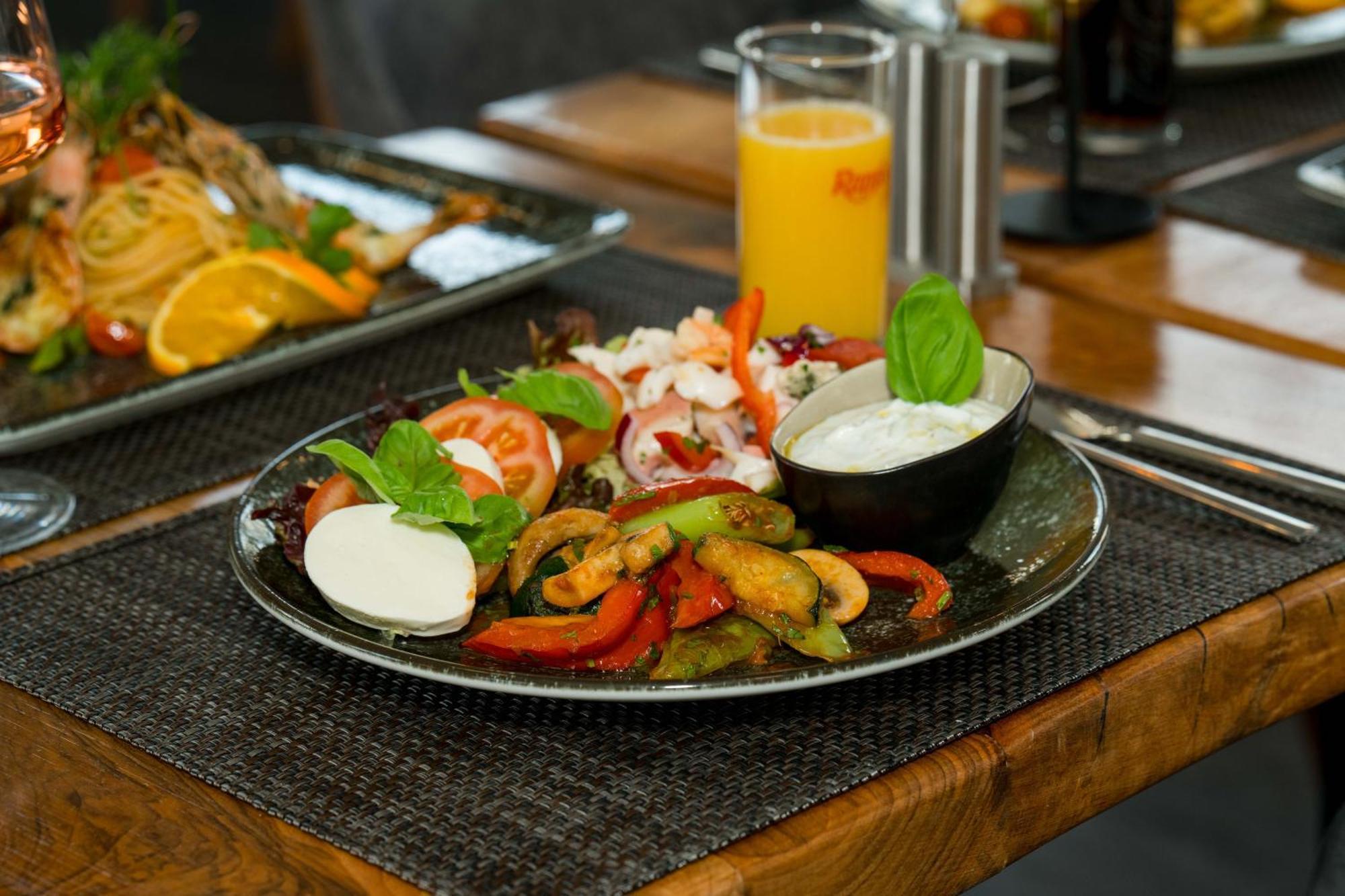 Roca Restaurant Und Hotel Bommersheim Екстер'єр фото