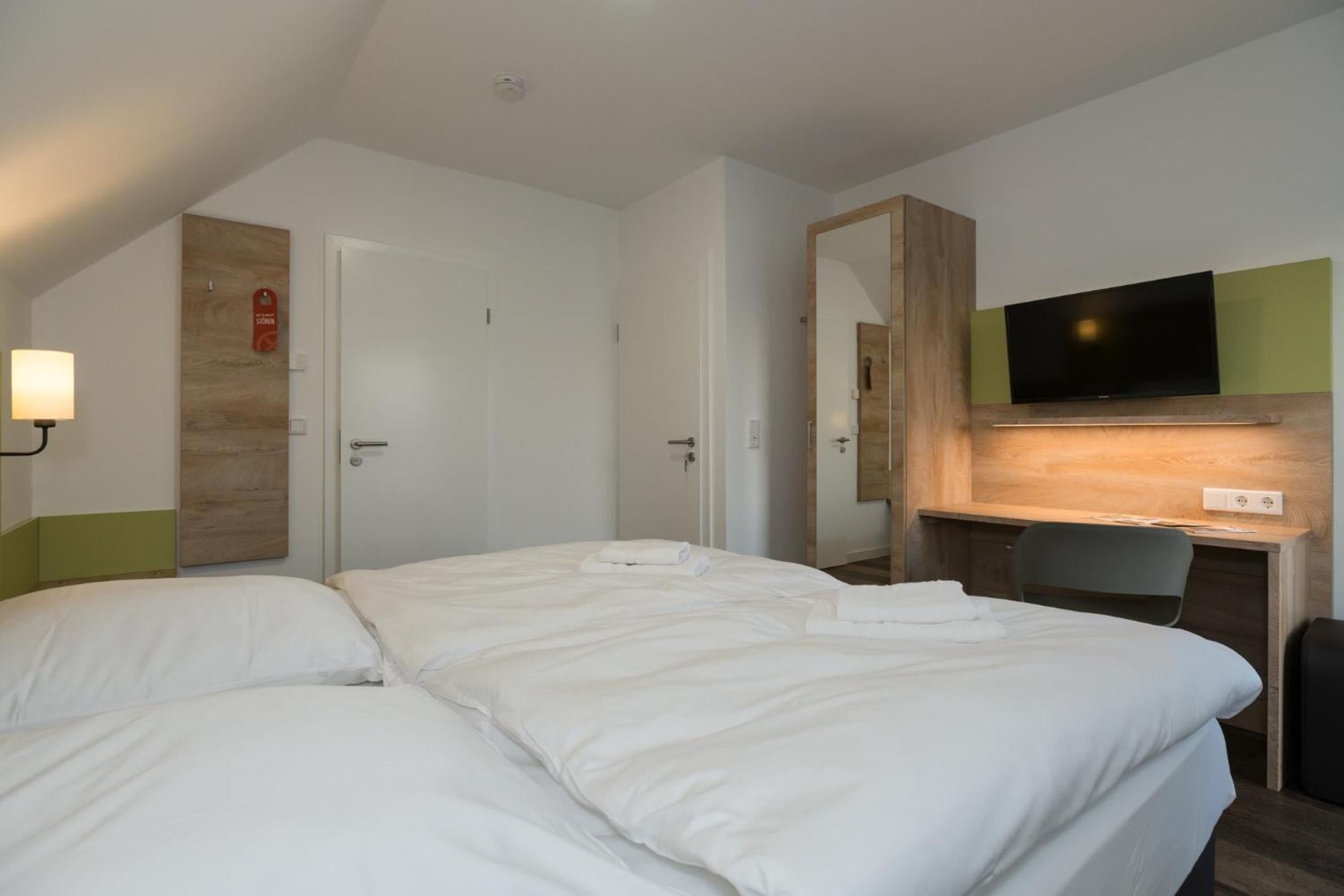 Roca Restaurant Und Hotel Bommersheim Екстер'єр фото