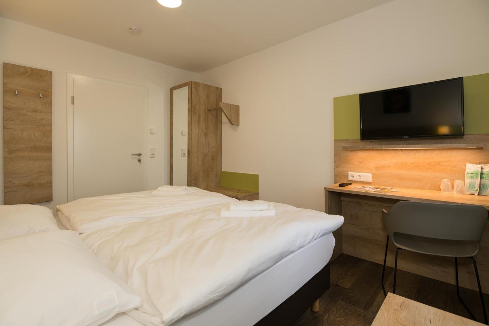 Roca Restaurant Und Hotel Bommersheim Екстер'єр фото