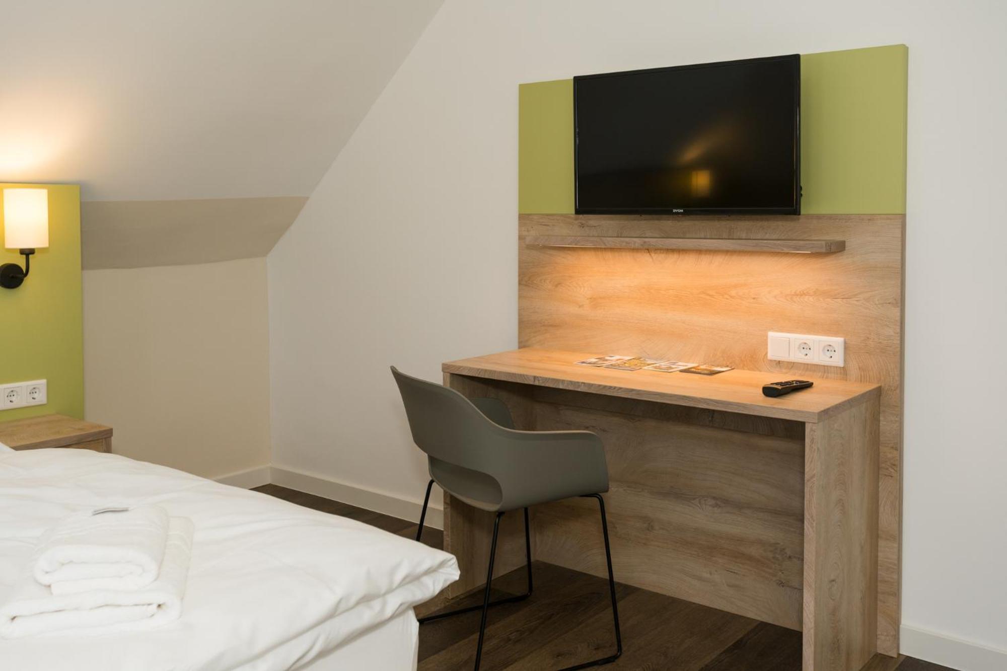 Roca Restaurant Und Hotel Bommersheim Екстер'єр фото